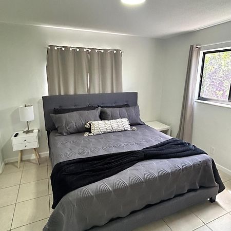 Apartment In Hollywood Close To Shops & Beach 110 Екстериор снимка