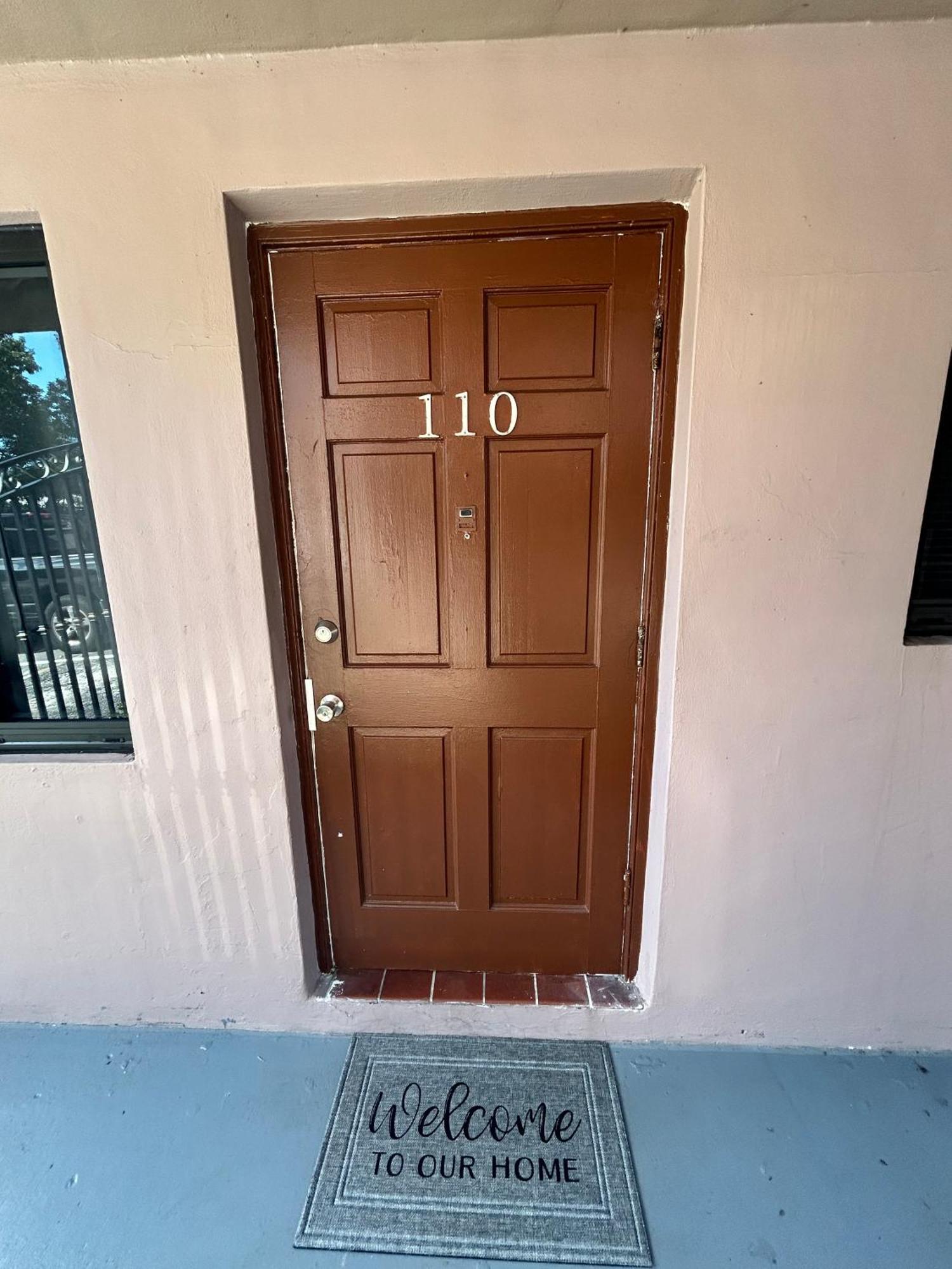 Apartment In Hollywood Close To Shops & Beach 110 Екстериор снимка